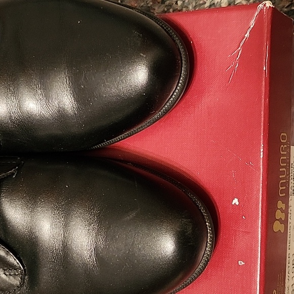 Munro booties - Picture 8 of 9